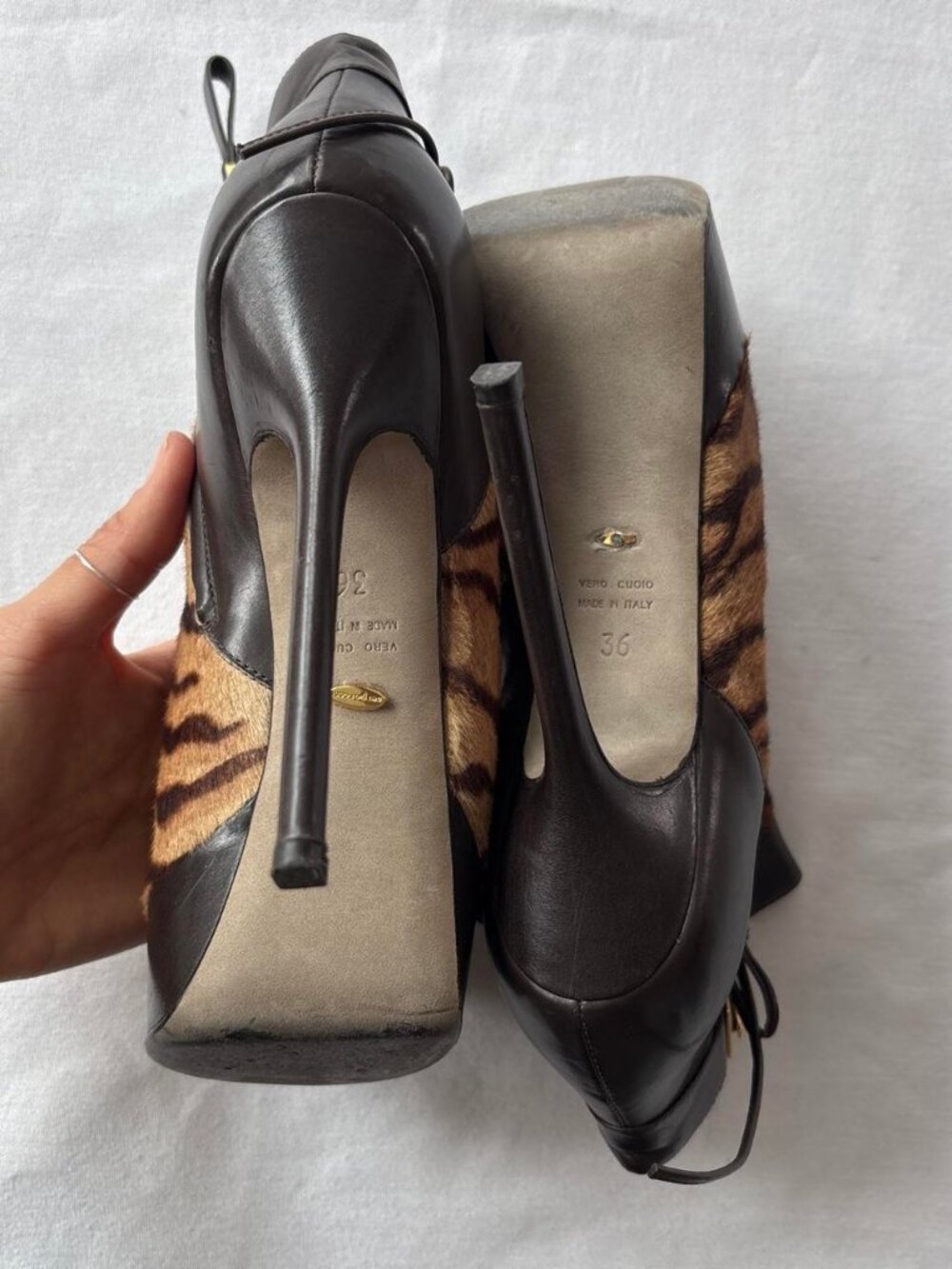 Sergio Rossi Tiger Print Calf Hair Platform Peep Toe Booties EU 36 US 6 - Picture 4 of 6